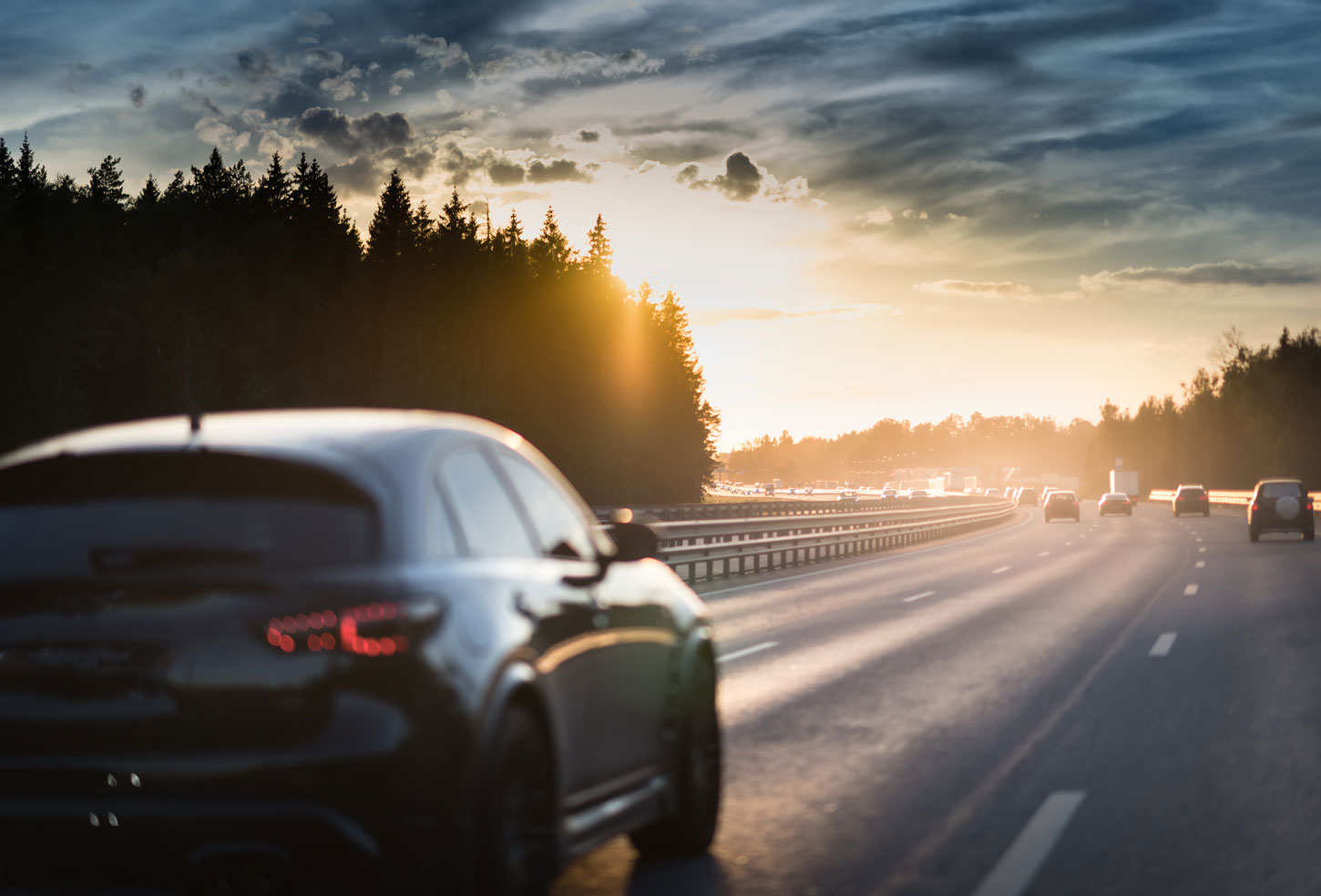 Auto roulant sur autoroute