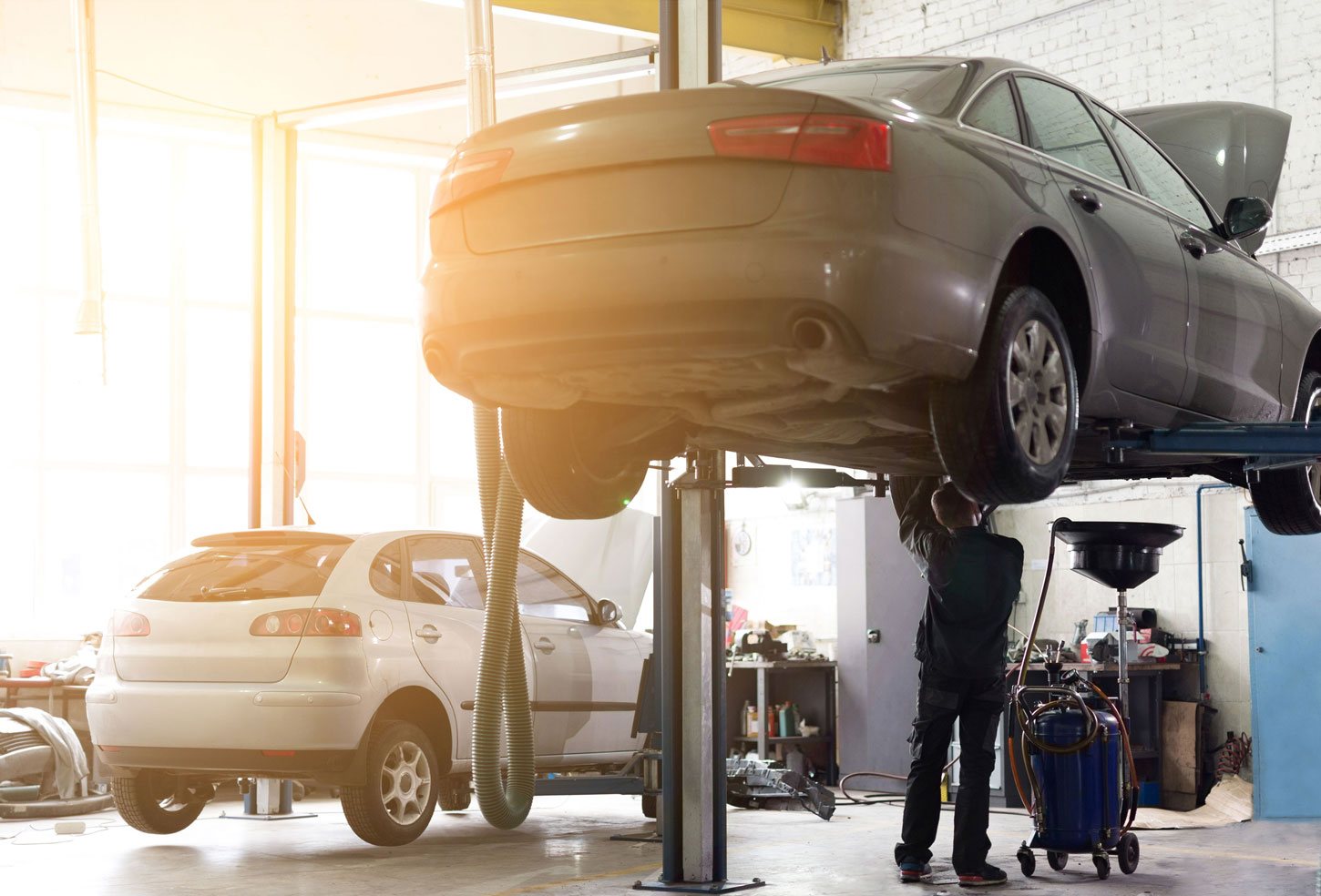 voiture réprée au garage